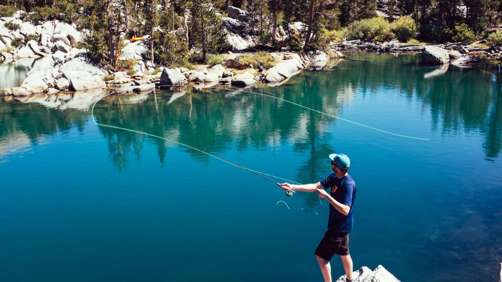 How to Use a Fly Fishing Rod: а Complete Beginner’s Guide