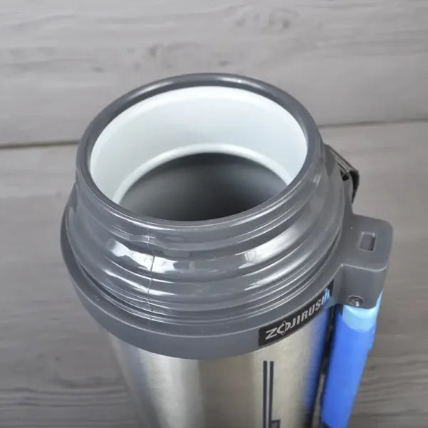 Wide mouth opening of the Zojirushi SF-CC15XA thermos for easy pouring and cleaning