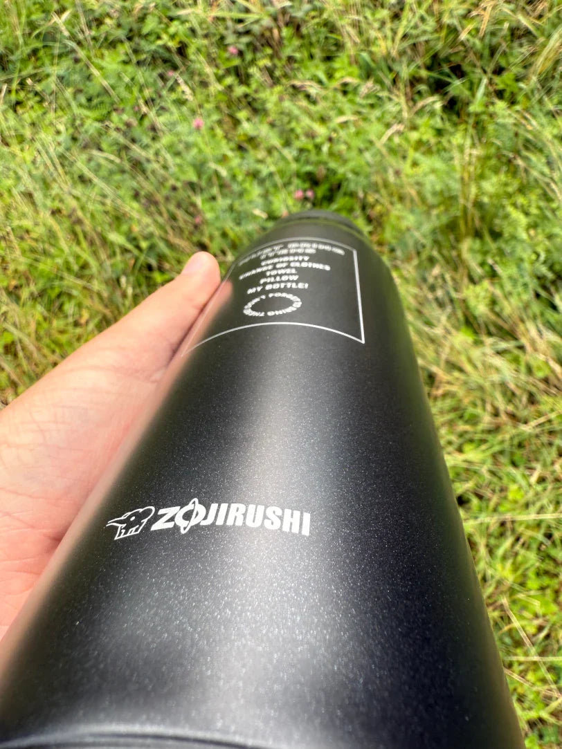 Easy pour spout design of the Zojirushi SJ-JS stainless steel thermos, keeps drinks hot or cold