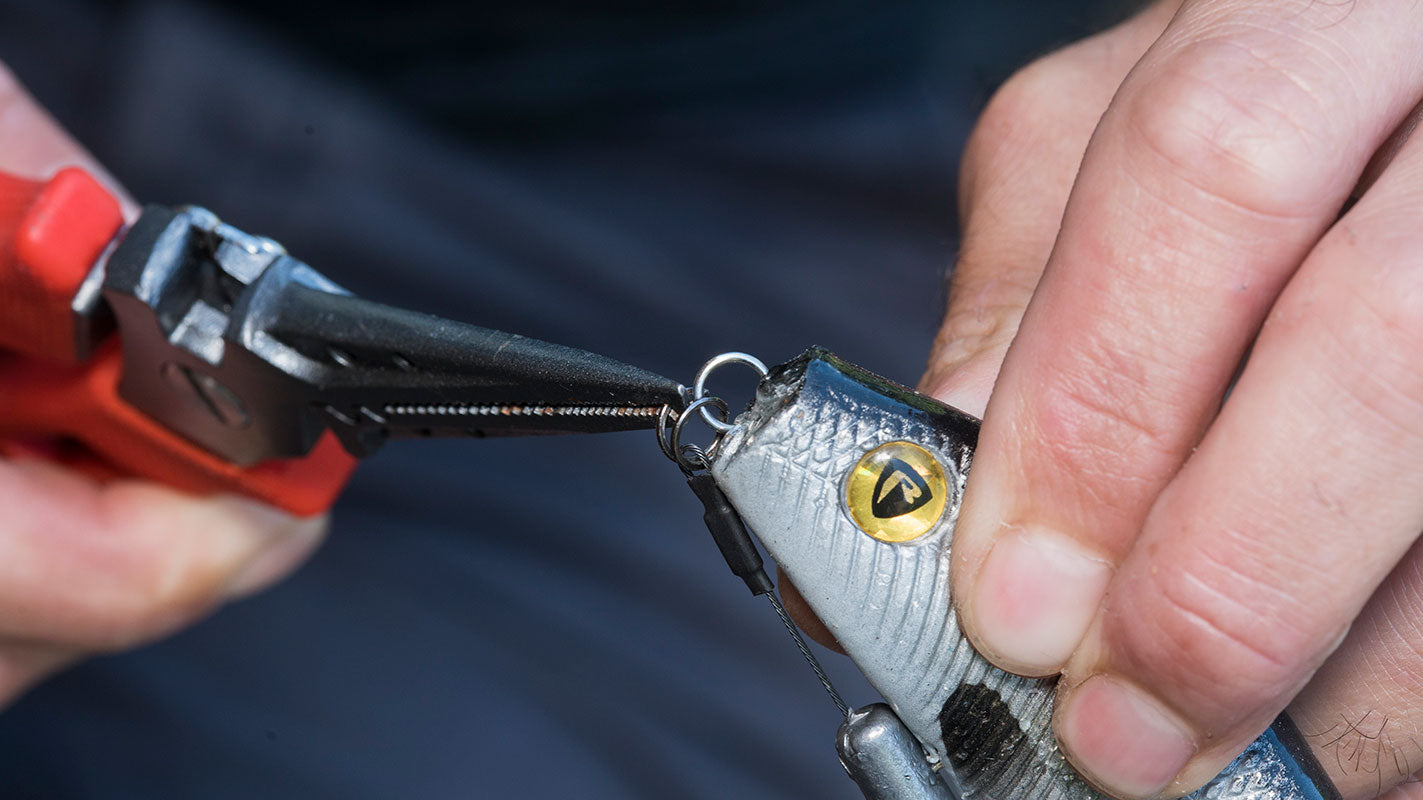 Fox Rage 18.5cm /7in Belt Pliers